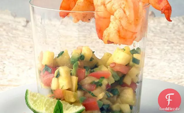 Gebratener Garnelencocktail mit tropischem Chipotle-Avocado Salsa