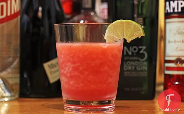 Erdbeere, Gin, Campari und Limette Slushito