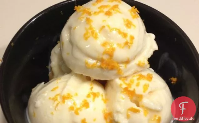 Mandel-Tofu-Eis mit Honig Swirl