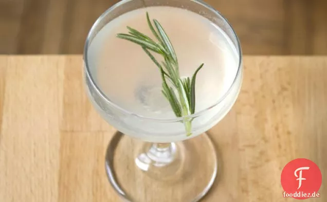Birnen-Rosmarin-Cocktail