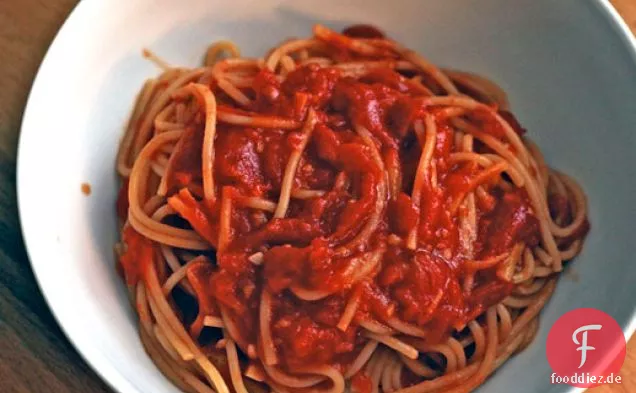 Abendessen heute Abend: Spaghetti mit Ingwer-Tomatensauce