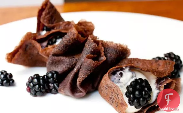 Kakao Crepes mit Mascarpone und Brombeeren