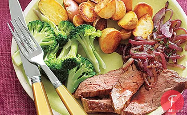 Flankensteak mit roten Zwiebeln