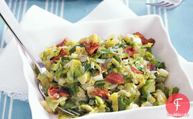 Rosenkohl mit knusprigem Speck und Schalotten
