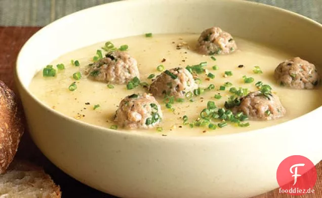 Wurzelgemüsesuppe mit Fleischbällchen