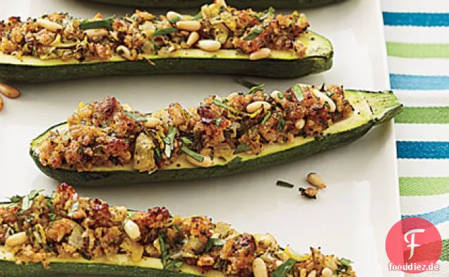 Gefüllte Zucchini mit käsigen Paniermehl
