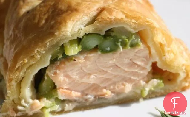 Französisch im Nu: Lachs en Croûte mit Rosmarin und Spargel