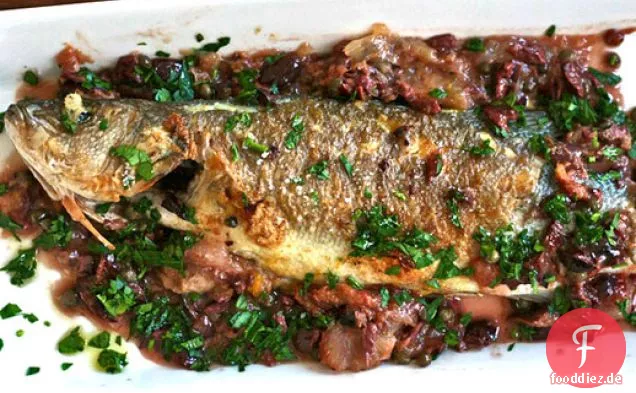 Abendessen heute Abend: Gebratener ganzer Fisch mit Oliven