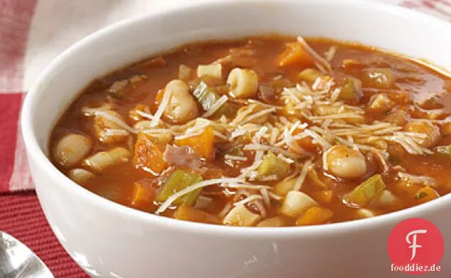 Schnelle und Herzhafte Pasta Fagioli Suppe