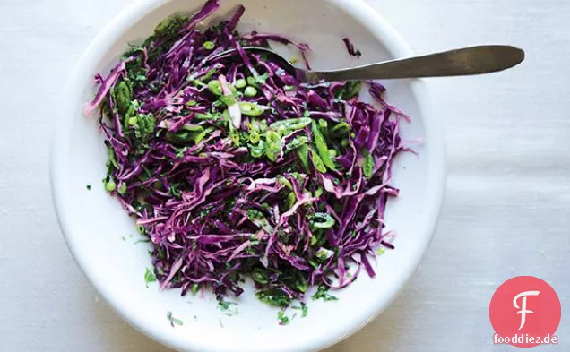 Snap Erbsen und Kohl Slaw