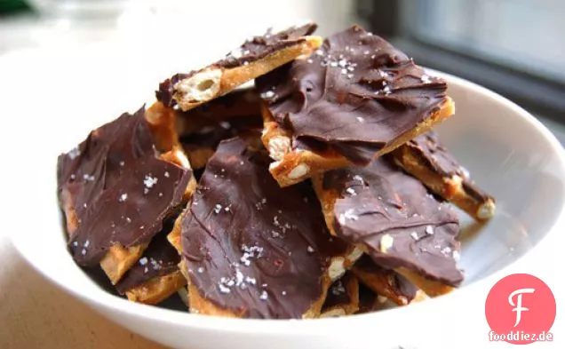 Schokoladenüberzogenes Brezel-Toffee