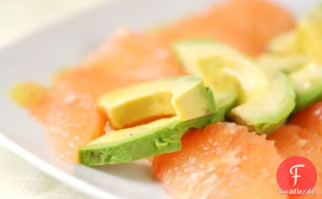 Kochen Sie das Buch: Rubingrapefruit-, Avocado- und Spinatsalat