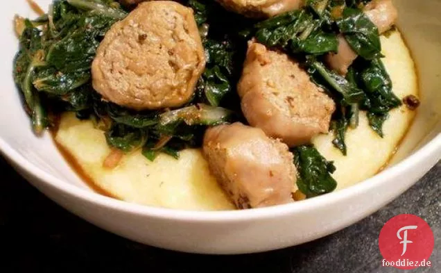 Gesund & lecker: Mangold und Putenwurst über Polenta