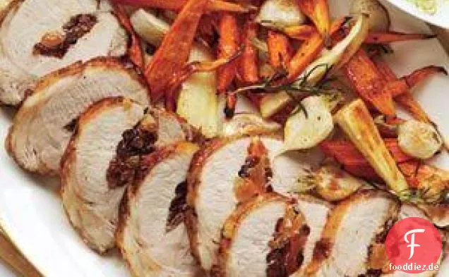 Gefüllte Schweinelende mit geröstetem Wurzelgemüse