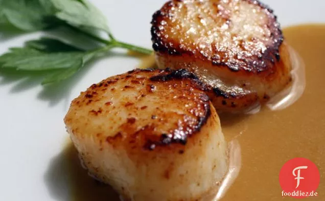 Die geheime Zutat (Kaffee): Gebratene Jakobsmuscheln mit Espresso Beurre Blanc