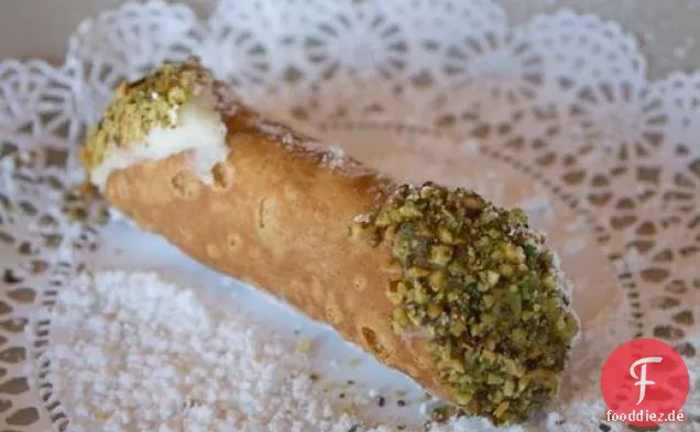 Ricotta und Chocolate Chip Cannoli