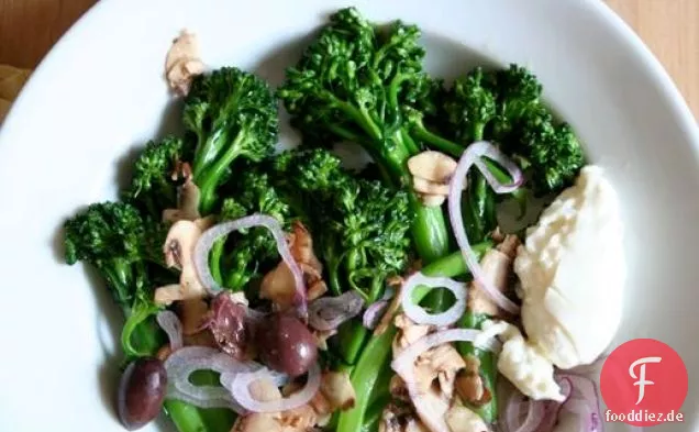 Sonntagsbrunch: Broccolini-Salat