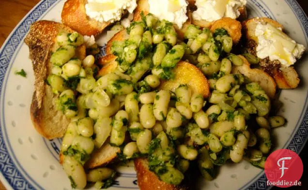Kochen Sie das Buch: Cannellini, Kapern, Zitrone und Sardellen Crostini