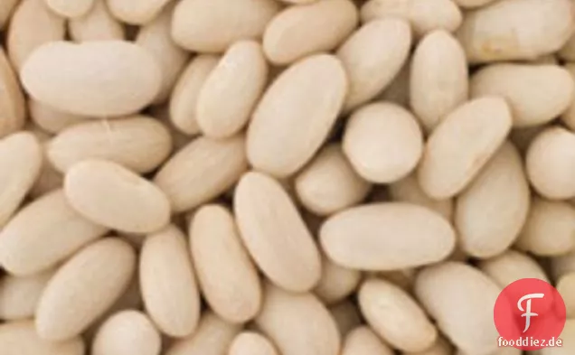 Gesund & lecker: Weißes Bohnenpüree mit pochierten Eiern