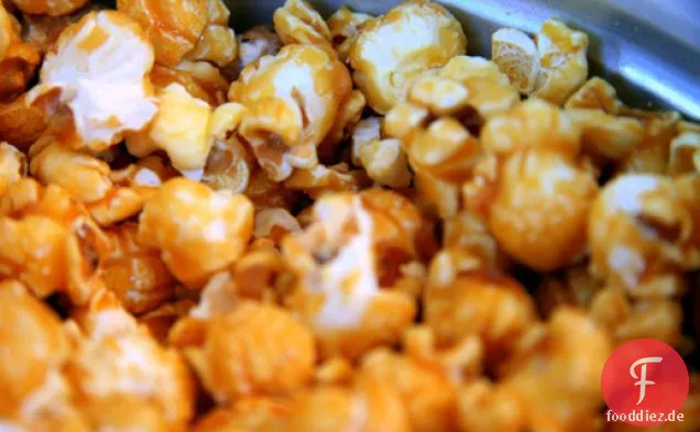 Ernsthafte Hitze: Hausgemachtes Geschenk von Chipotle Caramel Popcorn Crunch