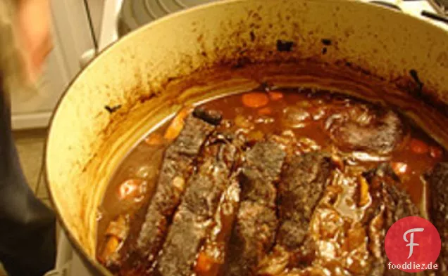 Kochen Sie das Buch: Rotwein-geschmorte kurze Rippen