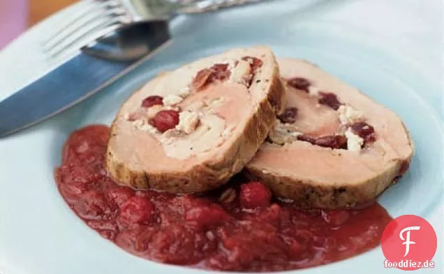 Gefüllte Schweinelende mit karamellisierter Zwiebel-Cranberry-Sauce