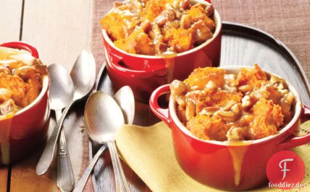 Gewürzter Karamell-Apfel-Brot-Pudding