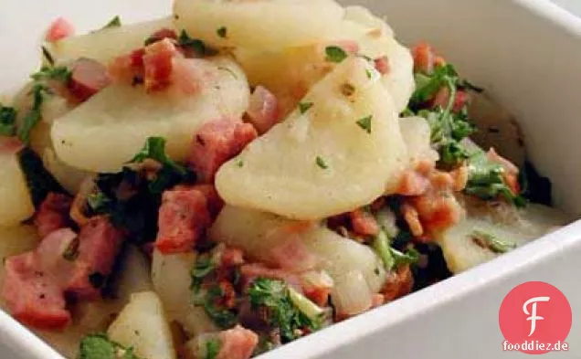 Heißer deutscher Kartoffelsalat