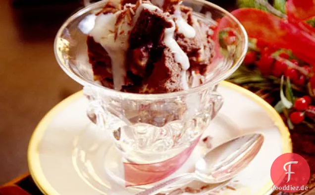 Schokoladenbrotpudding mit Whisky-Sauce