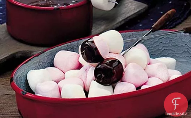 Schokoladenfondue & gerösteter Marshmallow