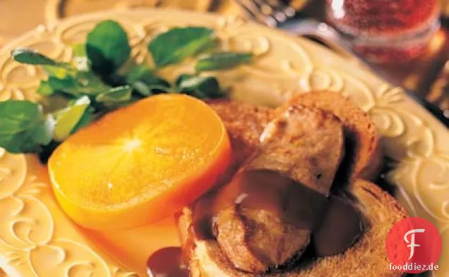 Fuyu Persimmons mit Foie Gras