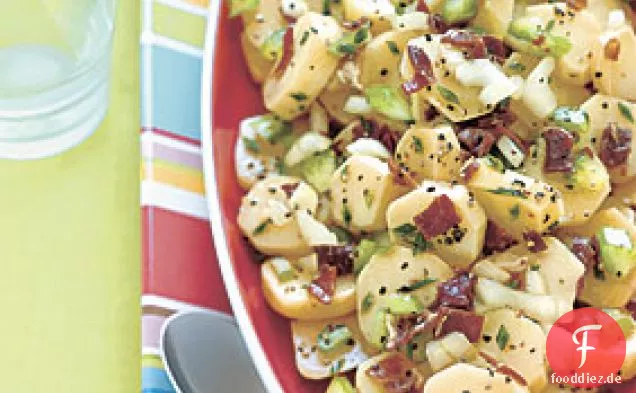 Yukon Gold Kartoffelsalat mit knusprigem Schinken und Trüffelöl