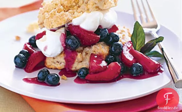 Zitronen-Beeren-Shortcakes