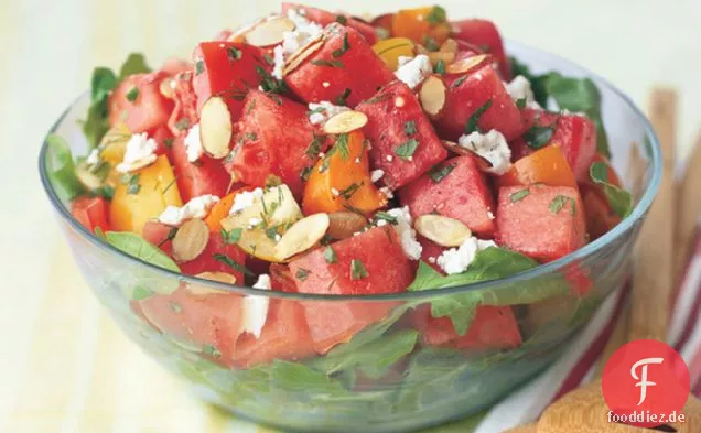 Tomaten-Wassermelonen-Salat mit Feta und gerösteten Mandeln