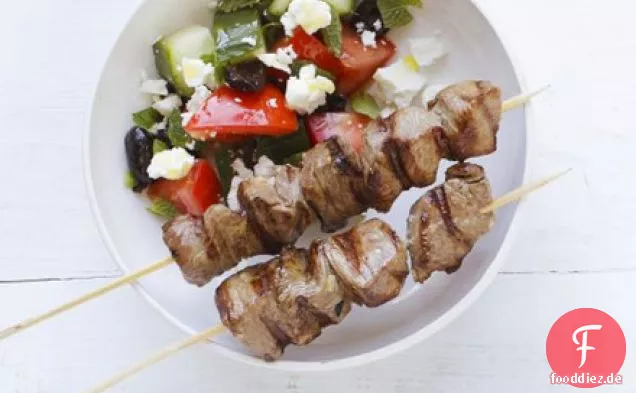 Lamm-kebabs & griechischer Salat