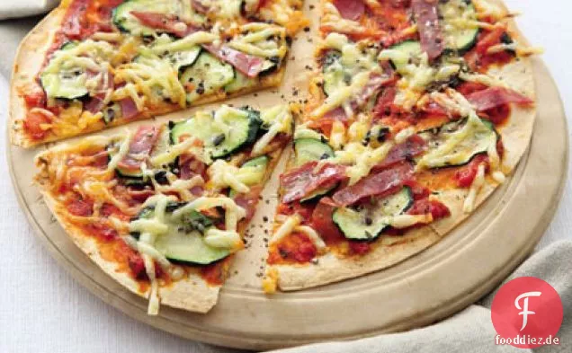 Heiße Salami & Zucchini-Fladenbrot