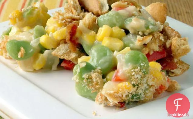 Succotash-Cheddar-Auflauf mit knusprigem Speck-Topping
