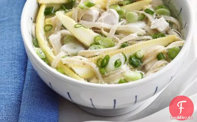 Ei Tropfen Huhn Nudelsuppe
