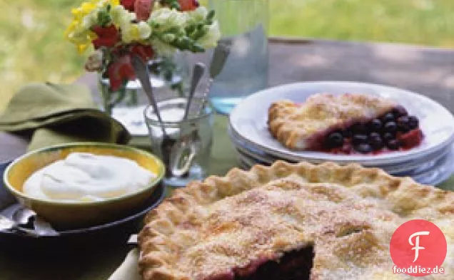 Drei-Beeren-Torte mit Vanillecreme