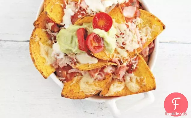 Schmelzende Nachos mit zerkleinertem Gammon