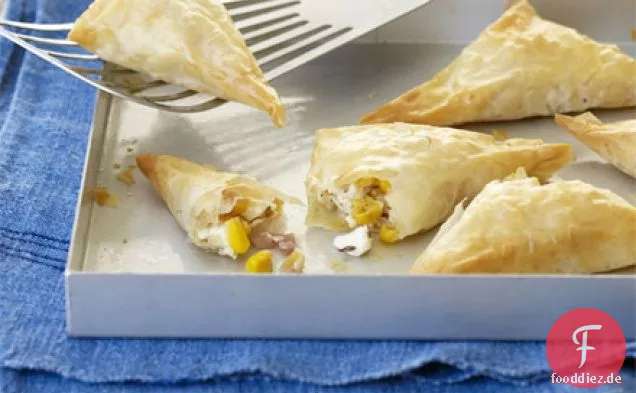 Feta & mais samosas