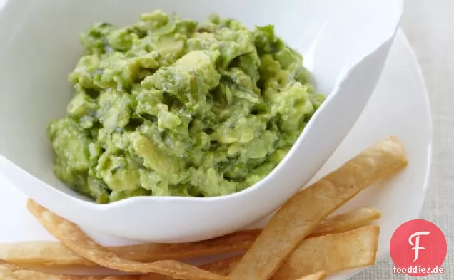 Guacamole mit Verkohltem Jalapeño und Frühlingszwiebeln