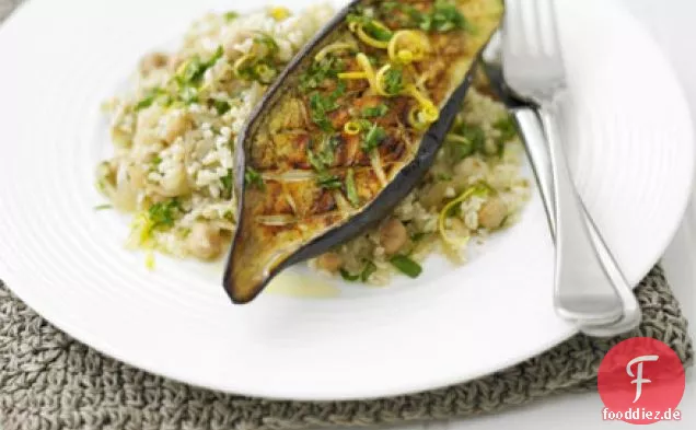 Geröstete Aubergine mit Bulgur & pikantem Dressing