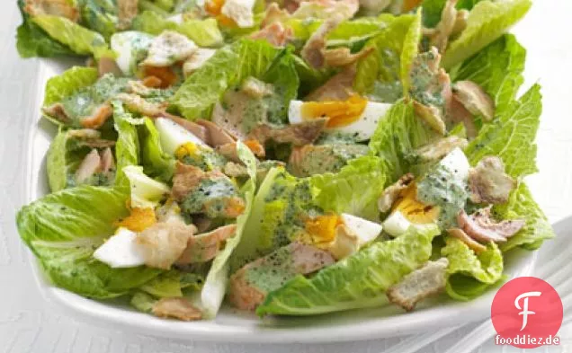 Gegrillter Lachssalat mit Brunnenkresse-Joghurt-Dressing