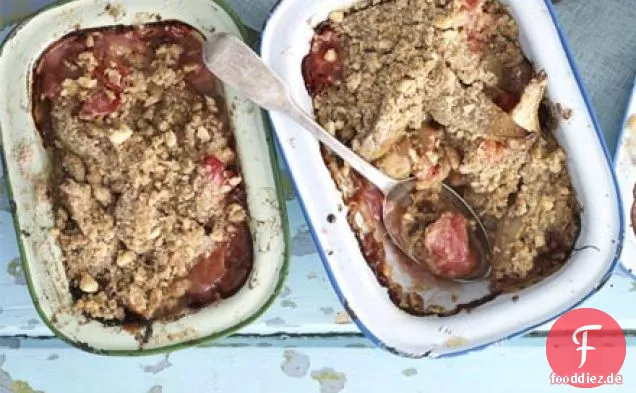 Rhabarber, Birne & Haselnuss bröckelt