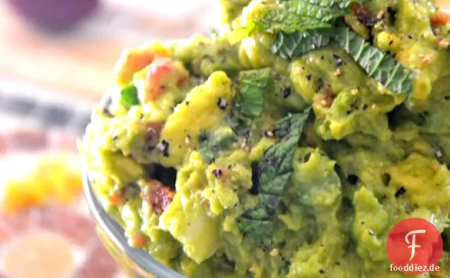 Gegrillte Kirsche Guacamole