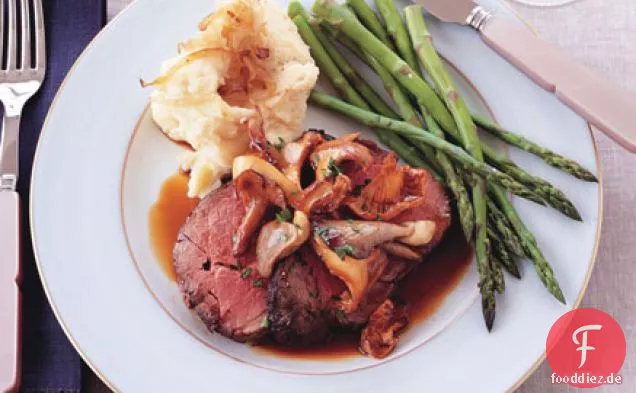 Roastbeef mit Wildpilzsauce und karamellisierten Schalotten-Kartoffelpüree