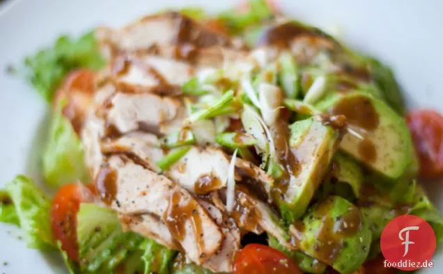 Würziger Hähnchen-Avocado-Salat
