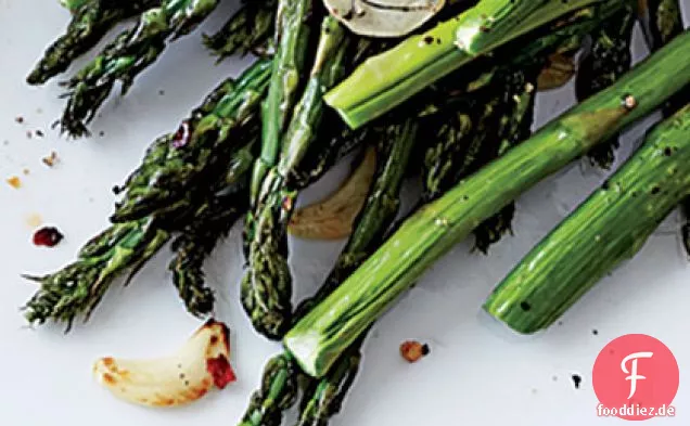 Knoblauch und Paprika Spargel