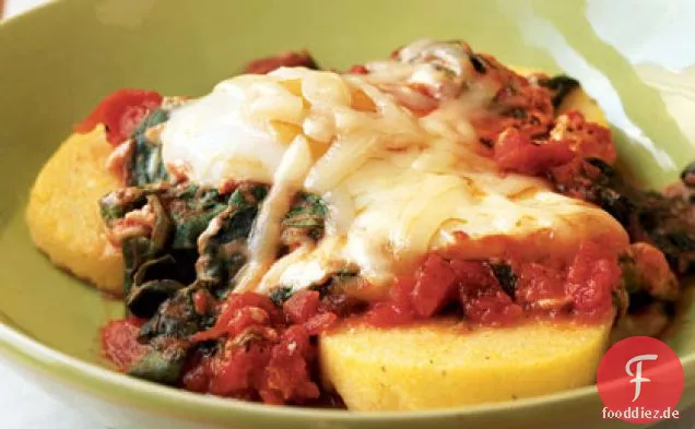 Italienische Eier über Spinat und Polenta
